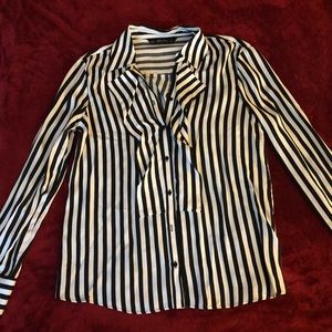 Striped blouse with collar feminine detail
